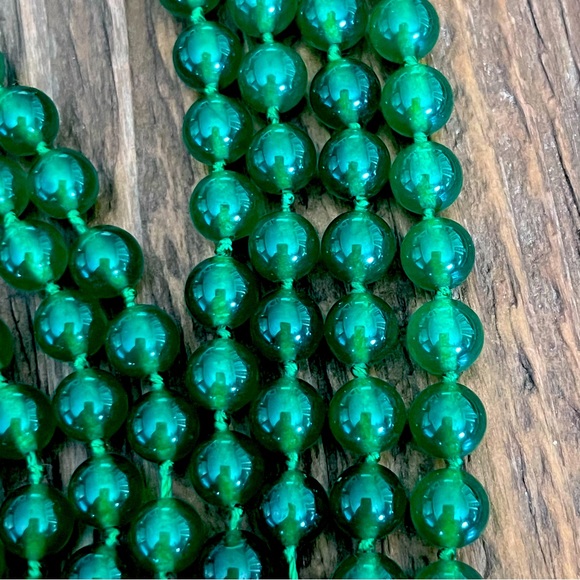 Deep Green Jade Long Gemstone Necklace - Picture 4 of 4